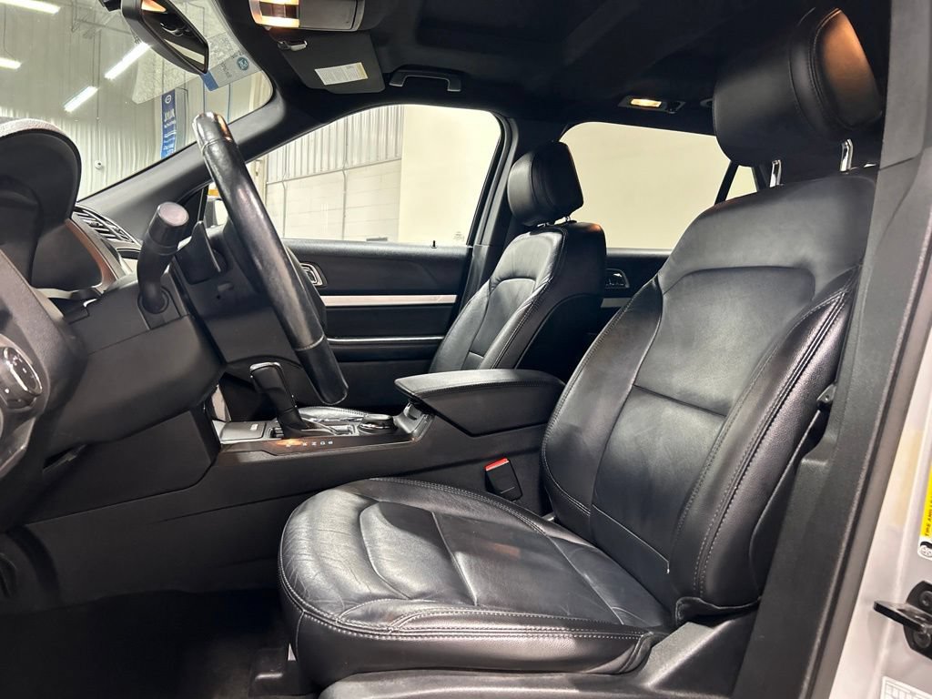 Certified 2017 Ford Explorer XLT w/ Equipment Group 202A AWD/4WD image 11