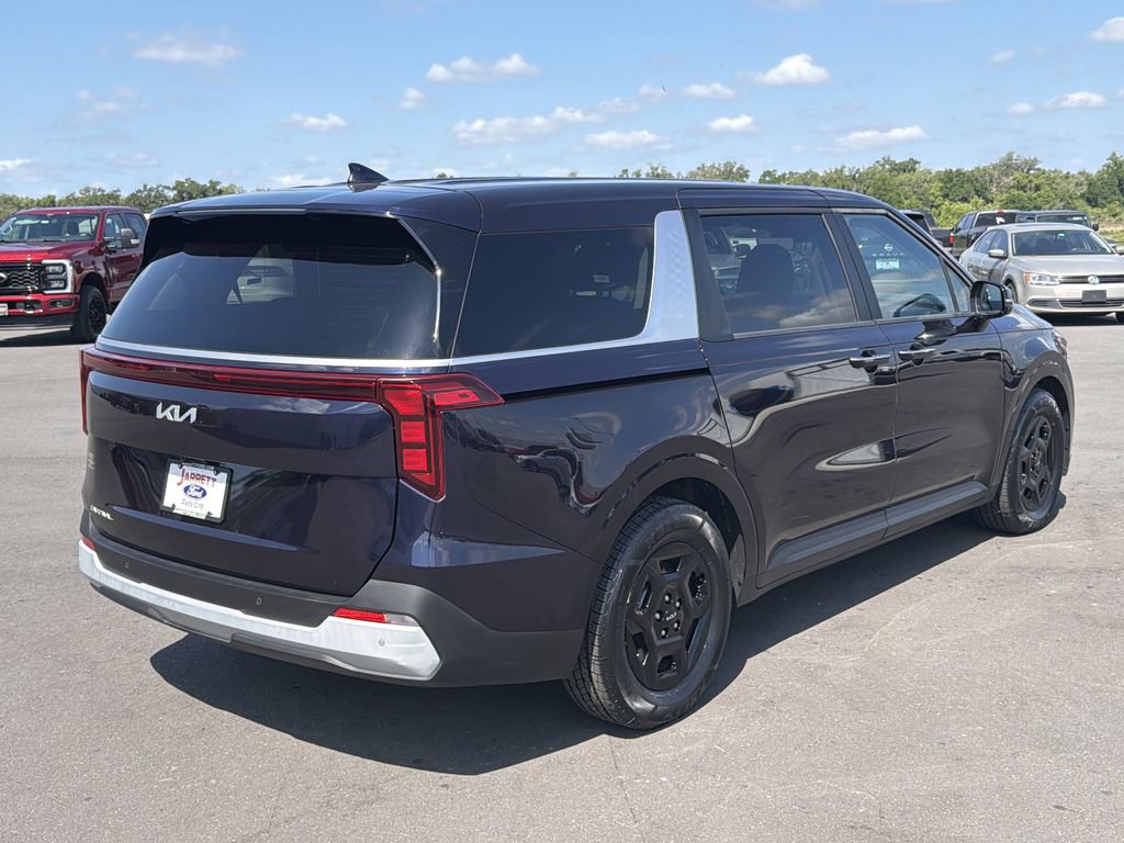 Used 2025 Kia Carnival FWD image 4