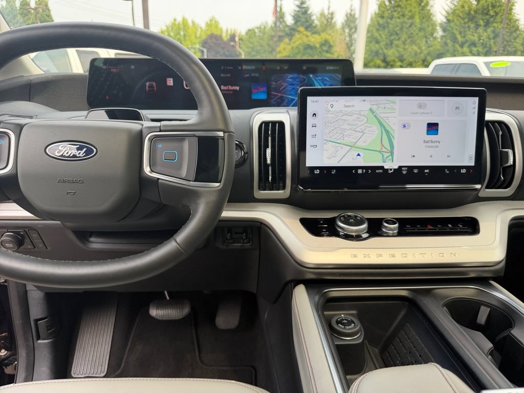 Certified 2025 Ford Expedition Active AWD/4WD image 21