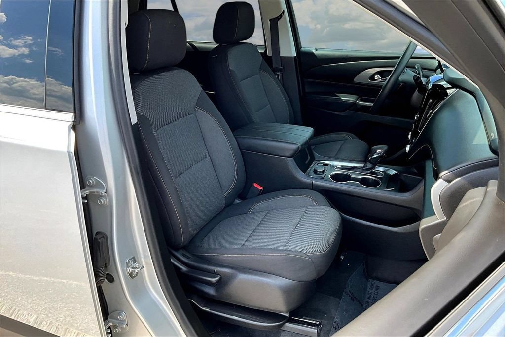 Used 2021 Chevrolet Traverse LS FWD image 32