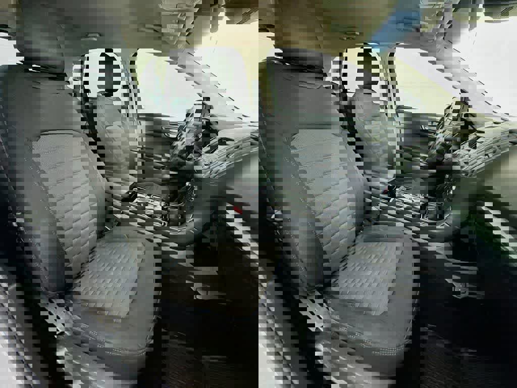 Certified 2019 Ford Edge SE image 18