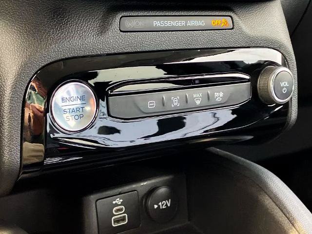 Certified 2025 Ford Escape SE FWD image 22