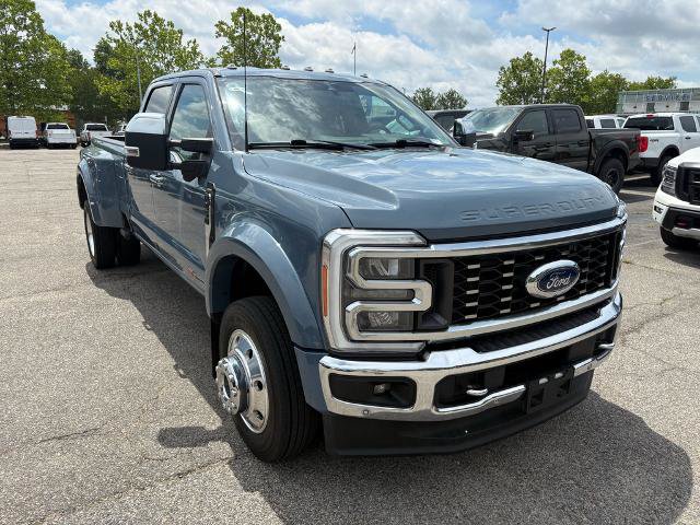 Certified 2023 Ford F450 Lariat w/ Lariat Ultimate Package AWD/4WD image 3