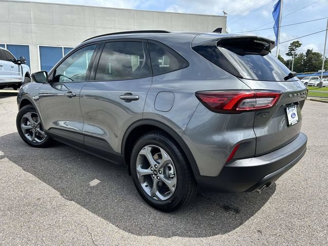 Certified 2025 Ford Escape ST-Line FWD image 5