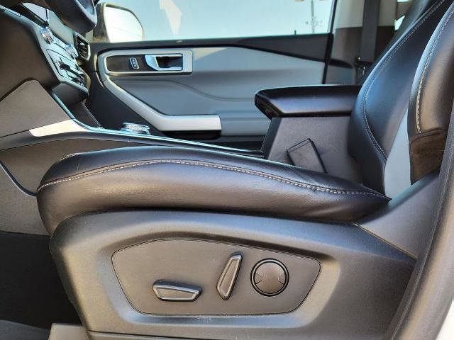 Certified 2022 Ford Explorer XLT w/ Equipment Group 202A image 24