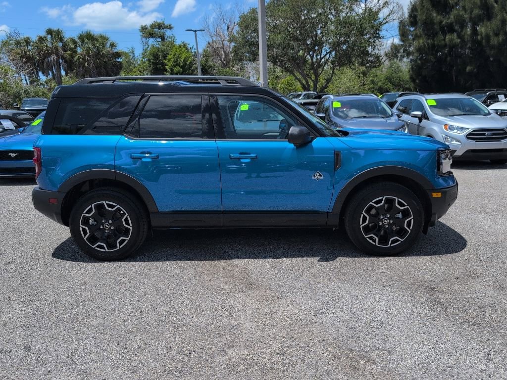 Certified 2025 Ford Bronco Sport Outer Banks w/ Outer Banks Tech Package+ AWD/4WD image 2