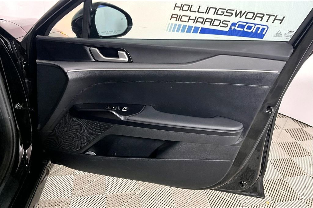 Used 2025 Kia K5 LXS FWD image 19