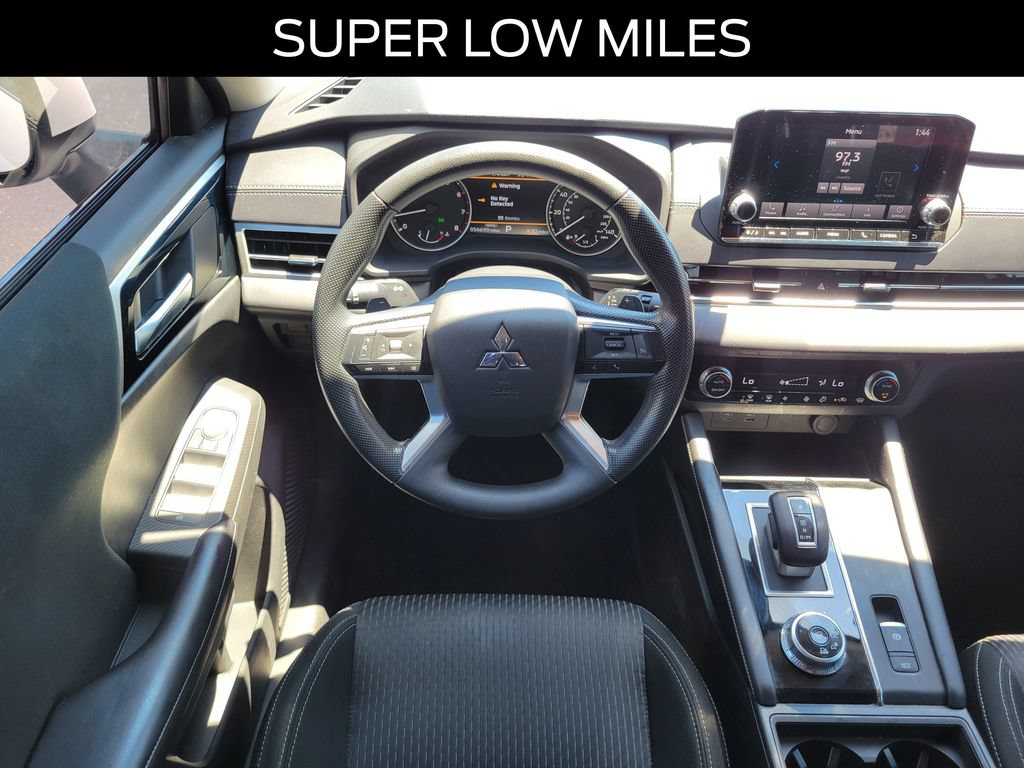 Used 2022 Mitsubishi Outlander ES AWD/4WD image 10
