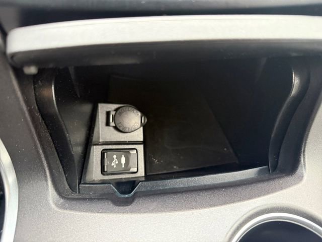 Used 2017 Toyota Camry SE image 6