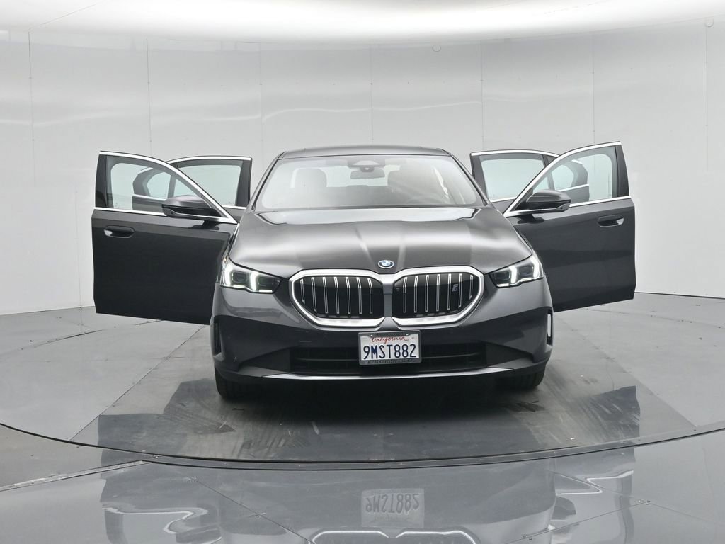 Used 2024 BMW i5 eDrive40i image 36