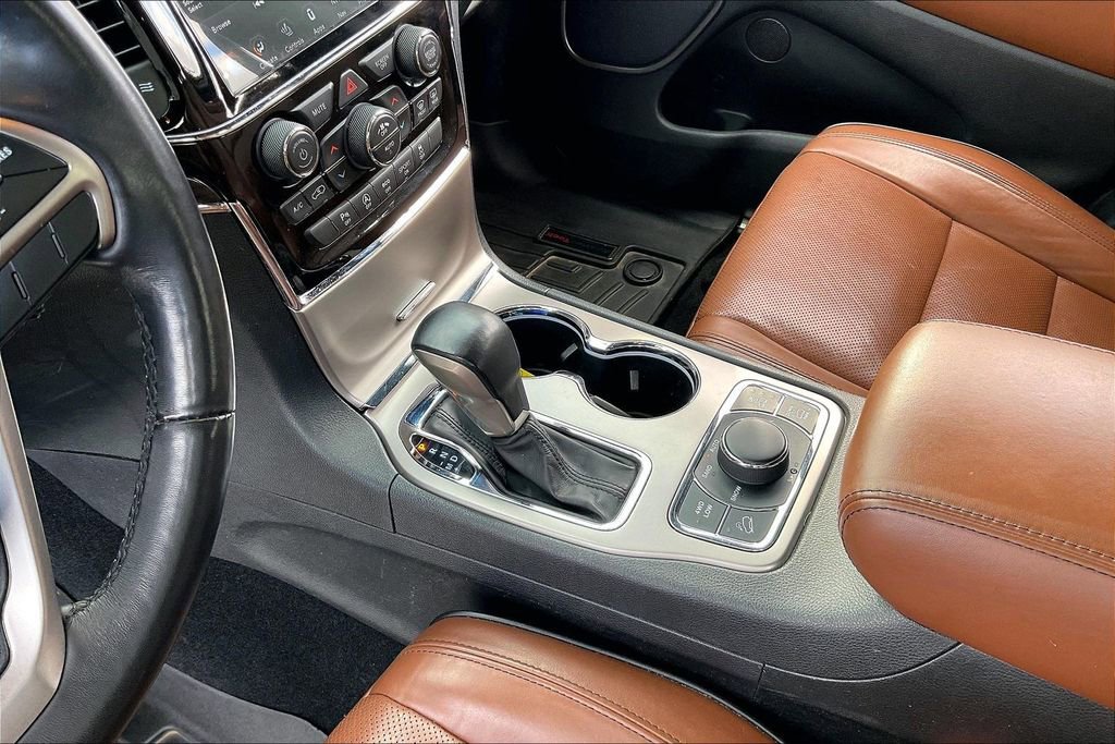 Used 2021 Jeep Grand Cherokee Overland AWD/4WD image 15