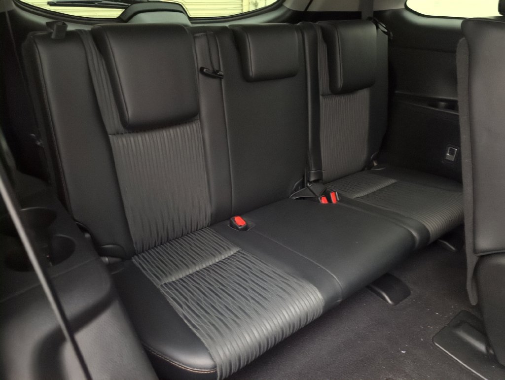 Used 2019 Toyota Highlander Plus FWD image 17