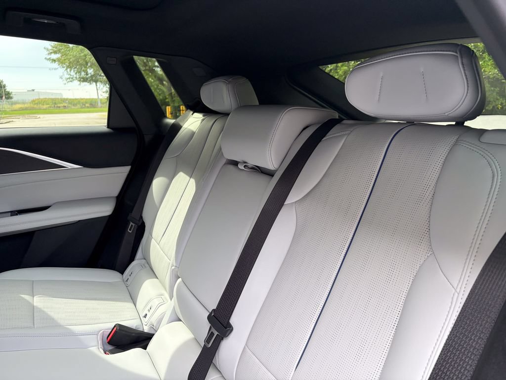 Used 2024 Cadillac Lyriq Sport AWD/4WD image 18