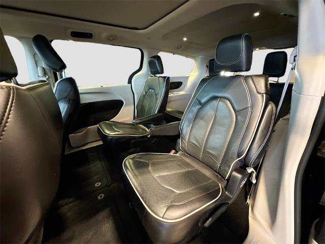Used 2023 Chrysler Pacifica Limited image 20