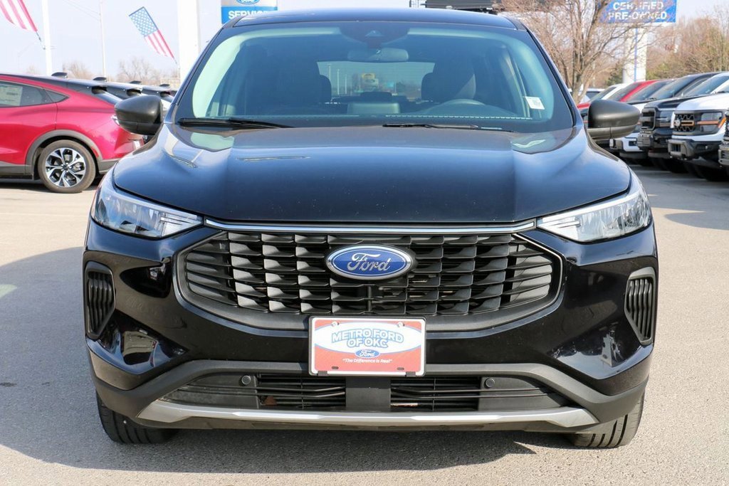 Certified 2025 Ford Escape Active image 3
