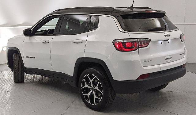 Used 2025 Jeep Compass Limited AWD/4WD image 4