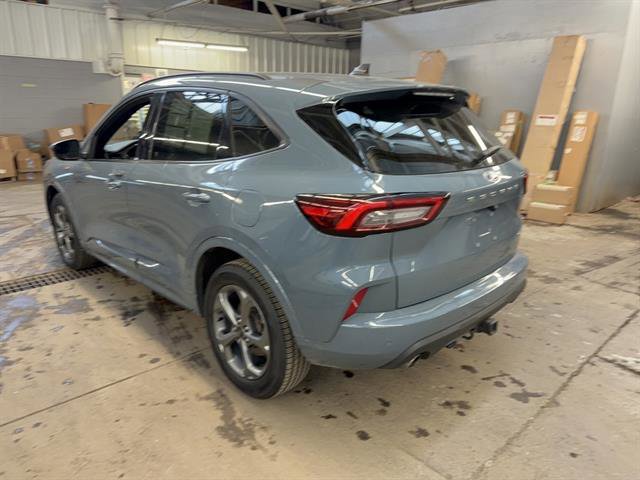 Certified 2023 Ford Escape ST-Line Select w/ Tech Pack #1 image 3