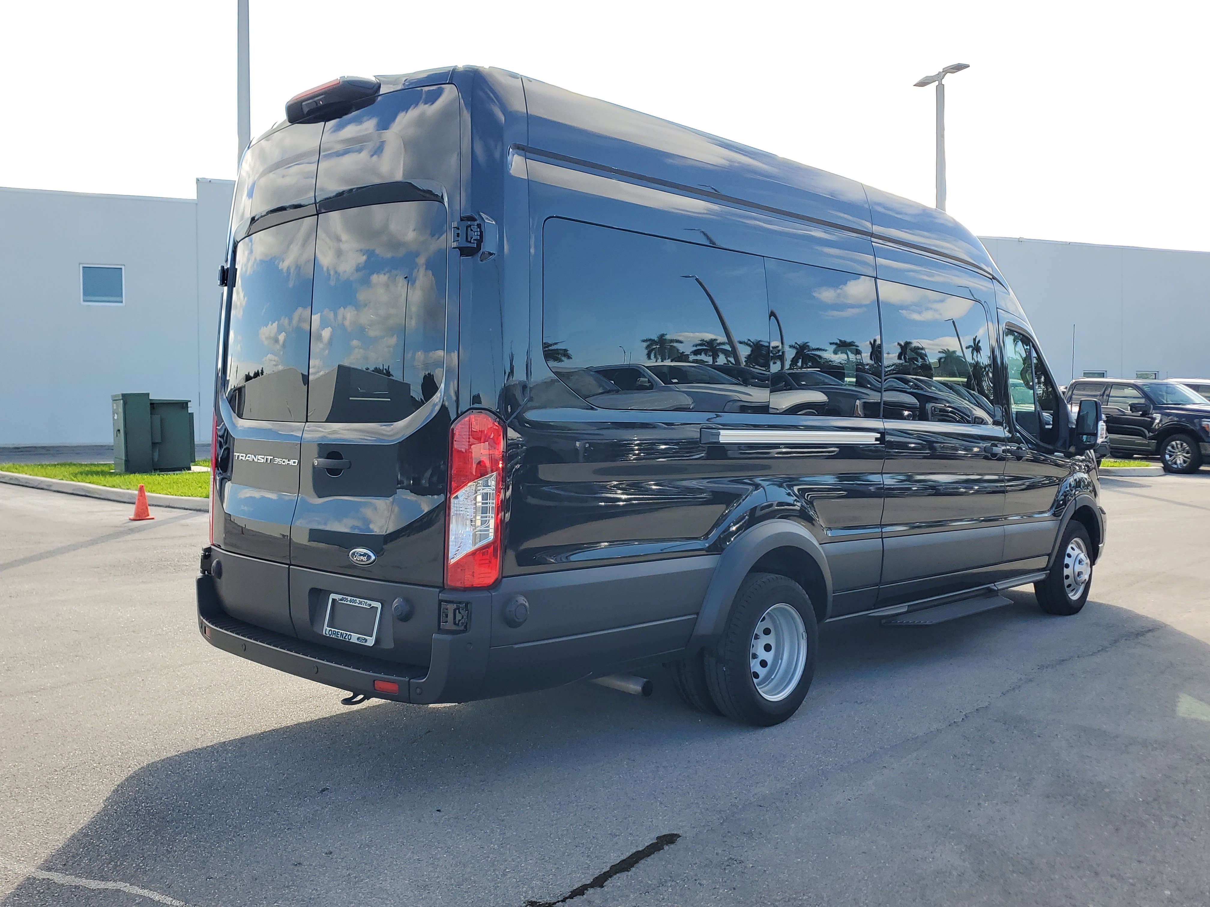 Certified 2024 Ford Transit 350 XLT image 5