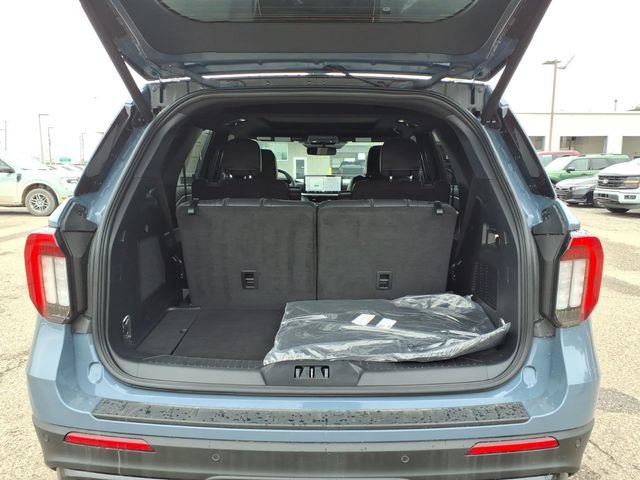 Certified 2025 Ford Explorer ST AWD/4WD image 8