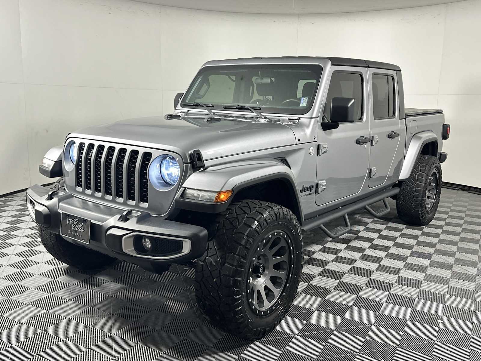 Used 2020 Jeep Gladiator Sport w/ Quick Order Package 24S image 2