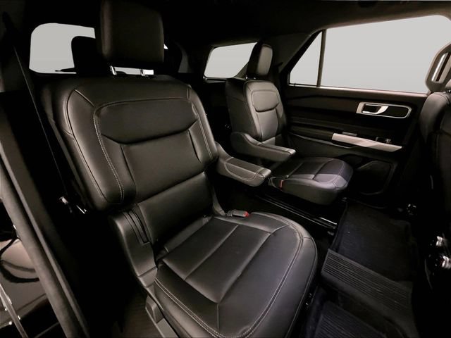 Certified 2022 Ford Explorer XLT w/ Equipment Group 202A AWD/4WD image 26
