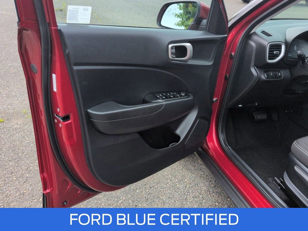 Used 2024 Hyundai Venue SEL FWD image 9