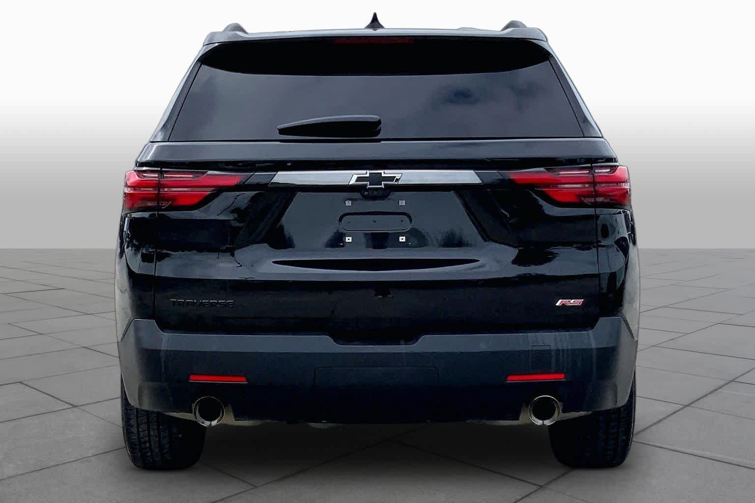 Used 2023 Chevrolet Traverse RS FWD image 5