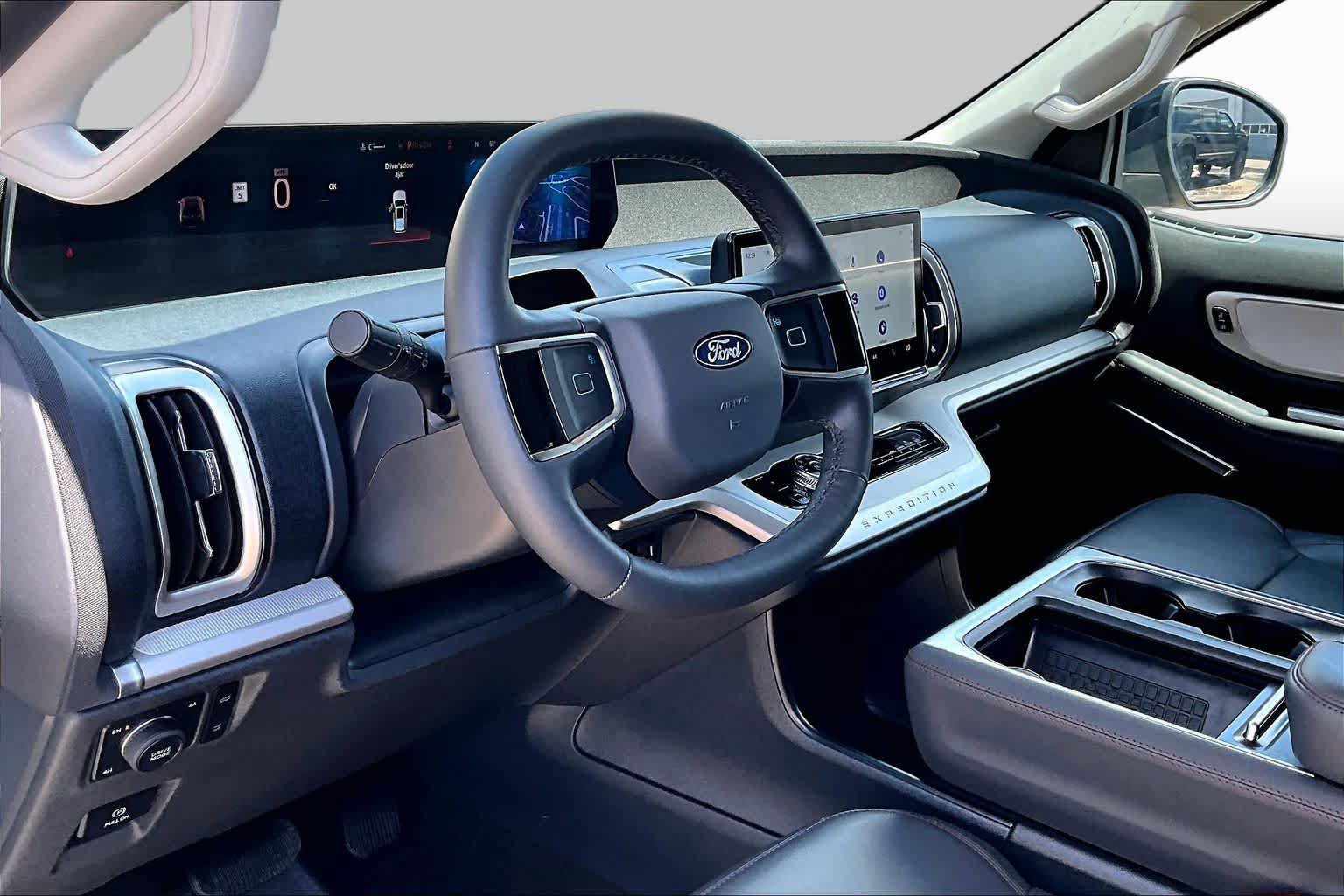 Certified 2025 Ford Expedition Active AWD/4WD image 18