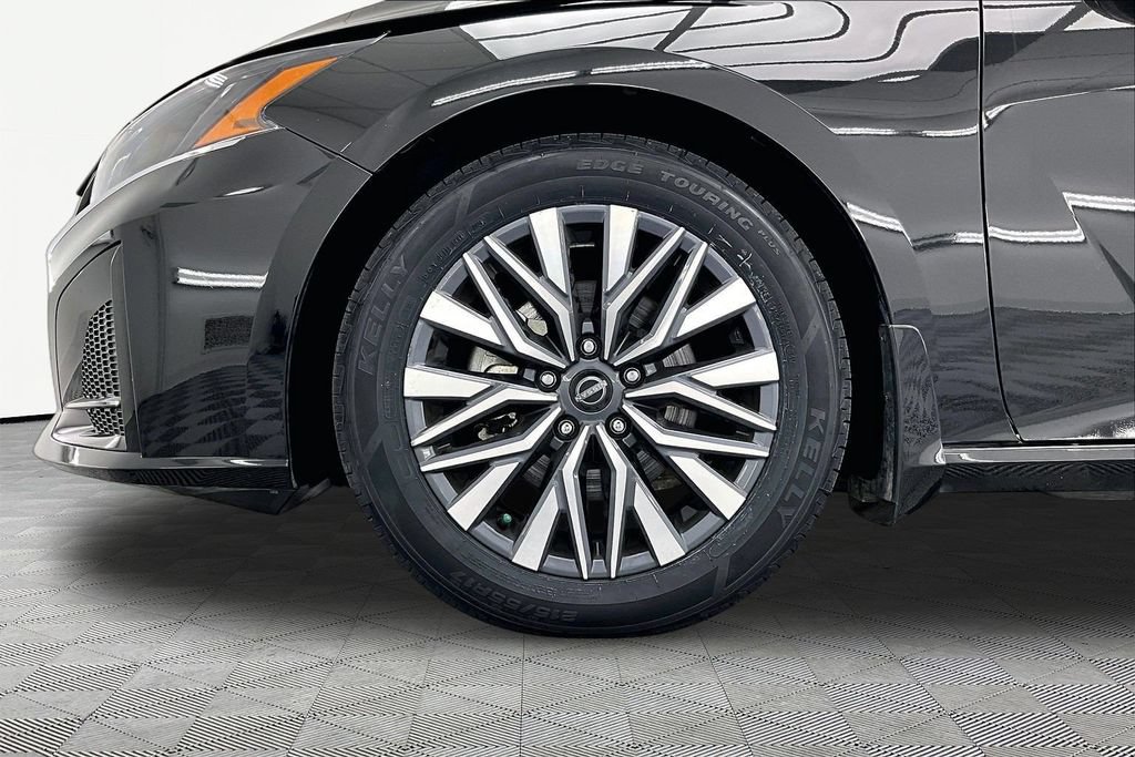Used 2023 Nissan Altima 2.5 SV FWD image 9