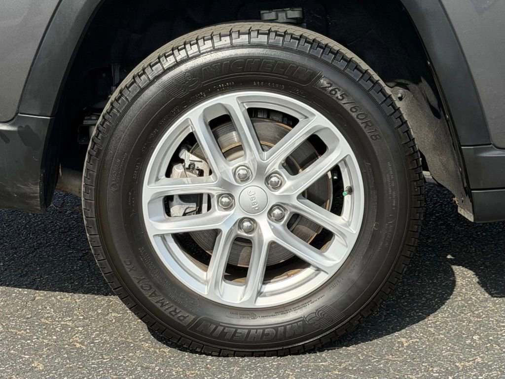 Used 2021 Jeep Grand Cherokee L Laredo w/ Luxury Tech Group I image 13