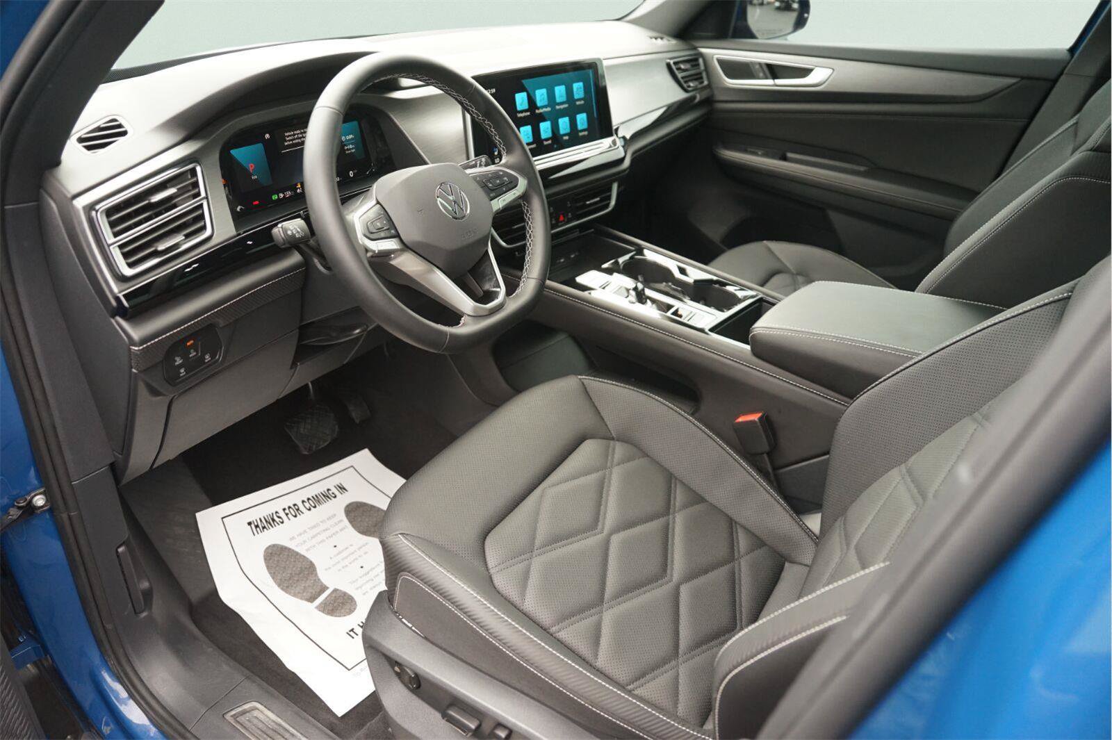 Used 2025 Volkswagen Atlas Cross Sport SE FWD image 8