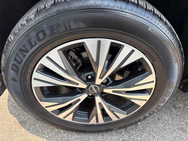 Used 2023 Nissan Rogue SV AWD/4WD image 12