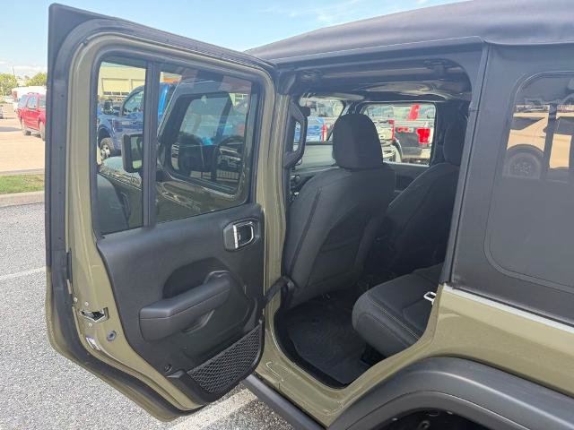 Used 2025 Jeep Wrangler Unlimited Sport AWD/4WD image 12