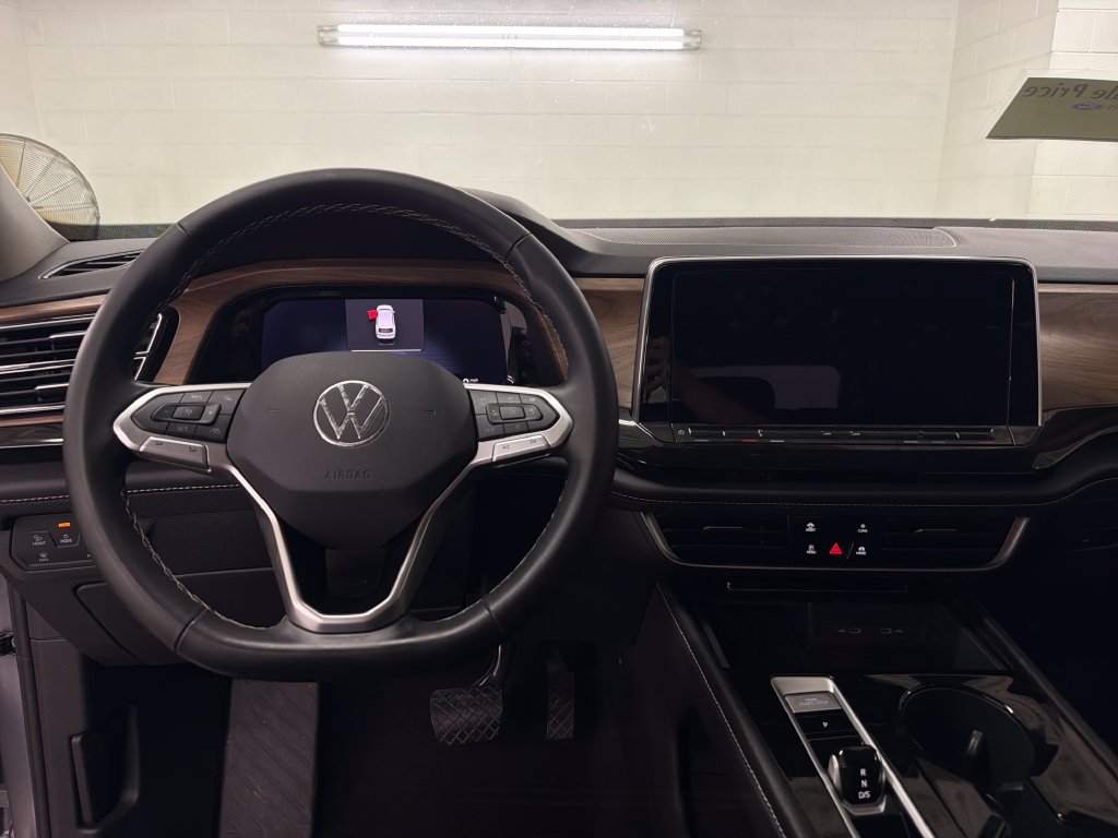Used 2025 Volkswagen Atlas SE FWD image 8