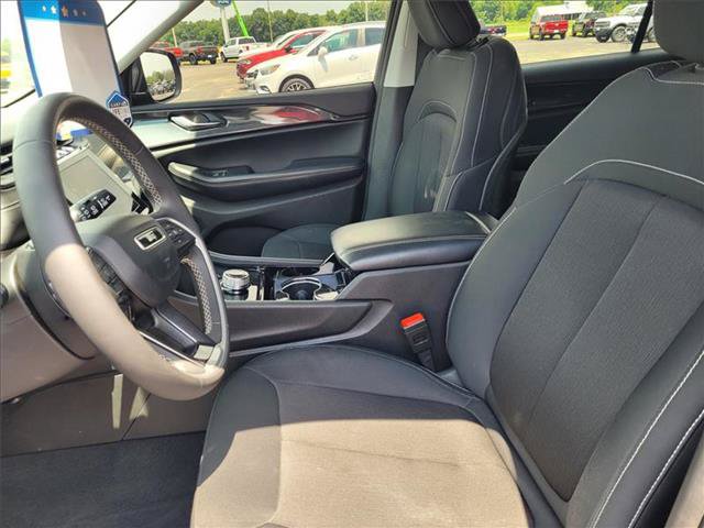 Used 2023 Jeep Grand Cherokee L Laredo AWD/4WD image 18