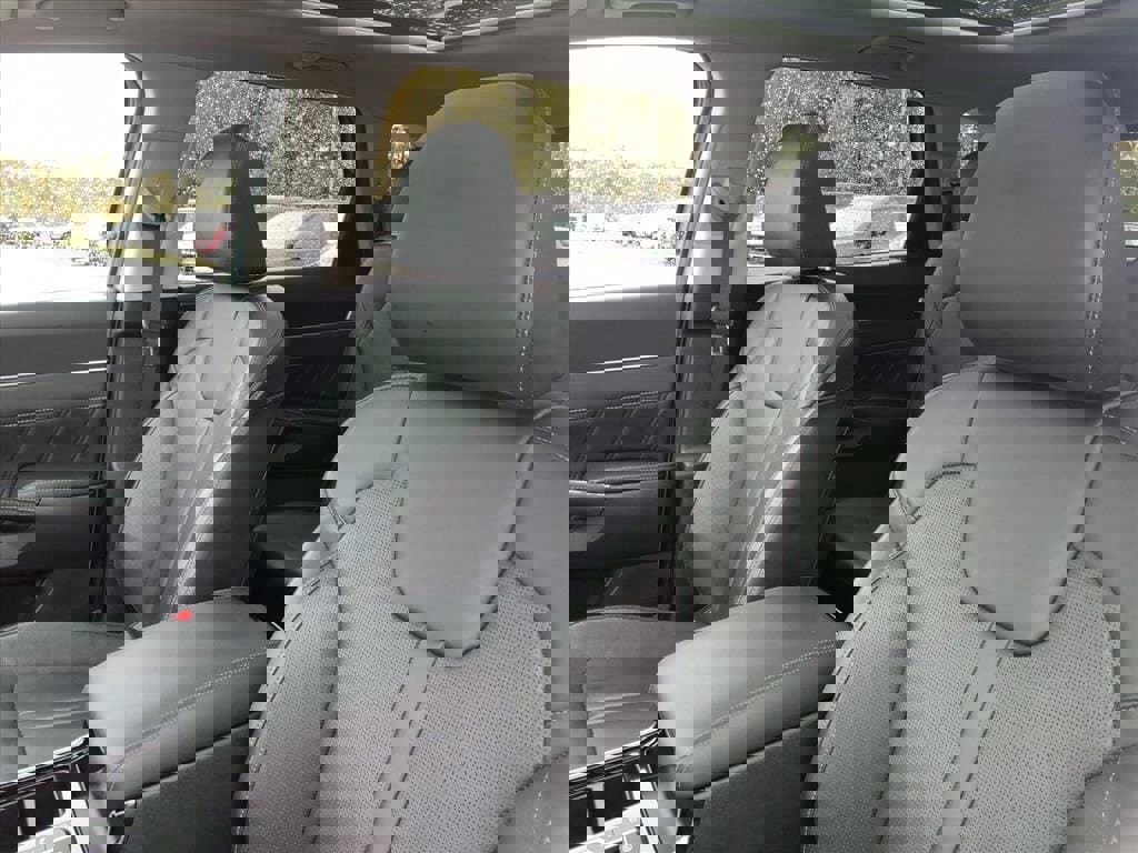 Used 2024 Kia Sorento SX image 18