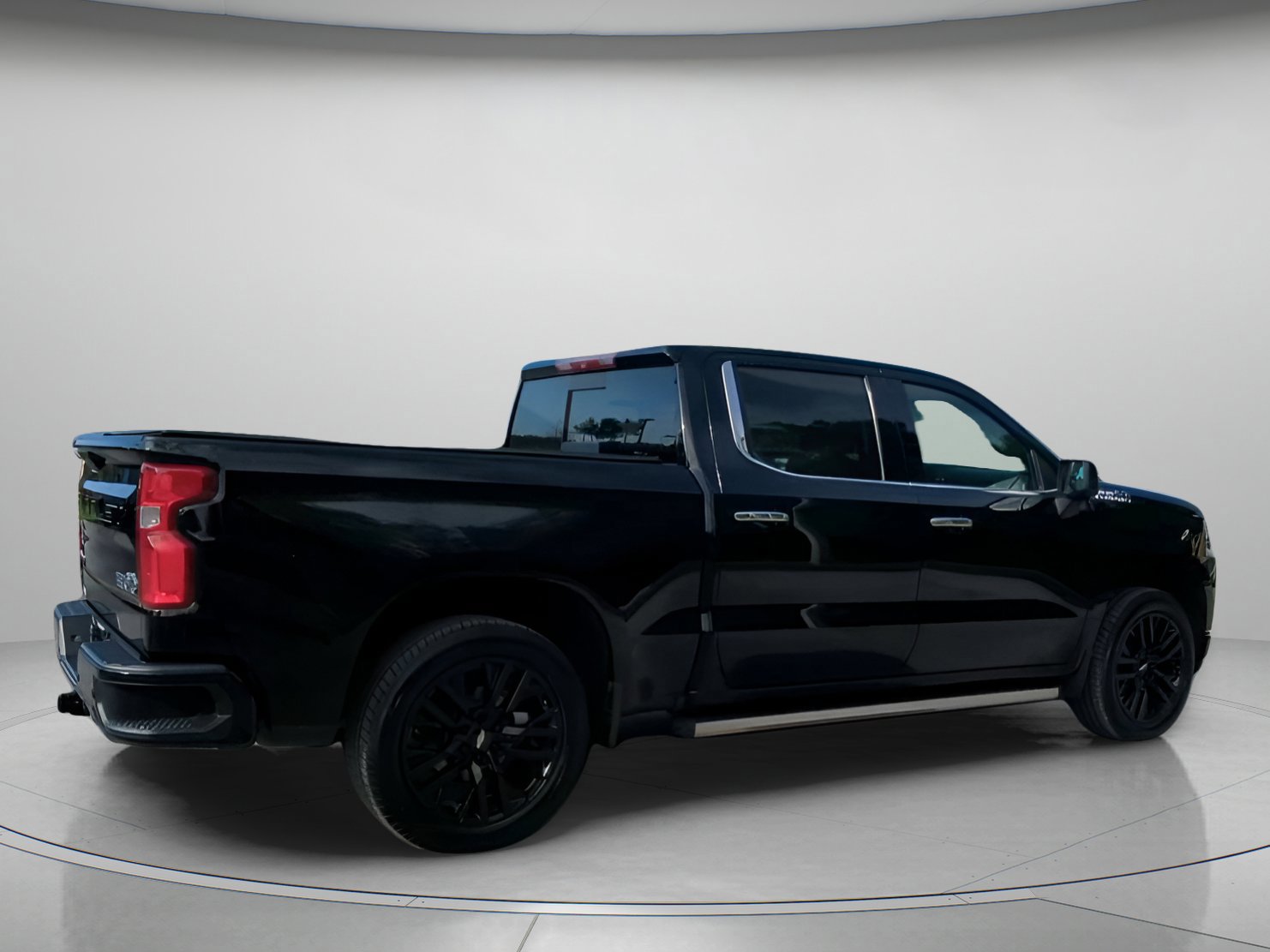 Used 2019 Chevrolet Silverado 1500 High Country w/ Technology Package image 24