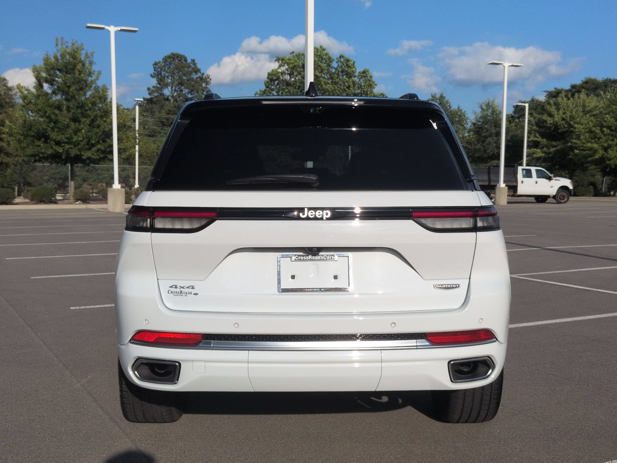 Used 2024 Jeep Grand Cherokee Summit AWD/4WD image 5