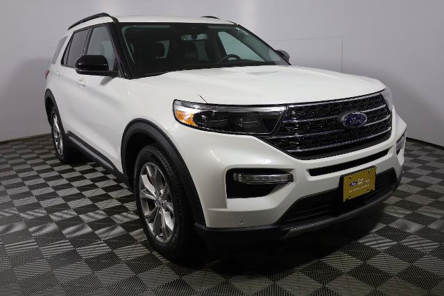 Certified 2024 Ford Explorer XLT w/ Equipment Group 202A AWD/4WD image 4