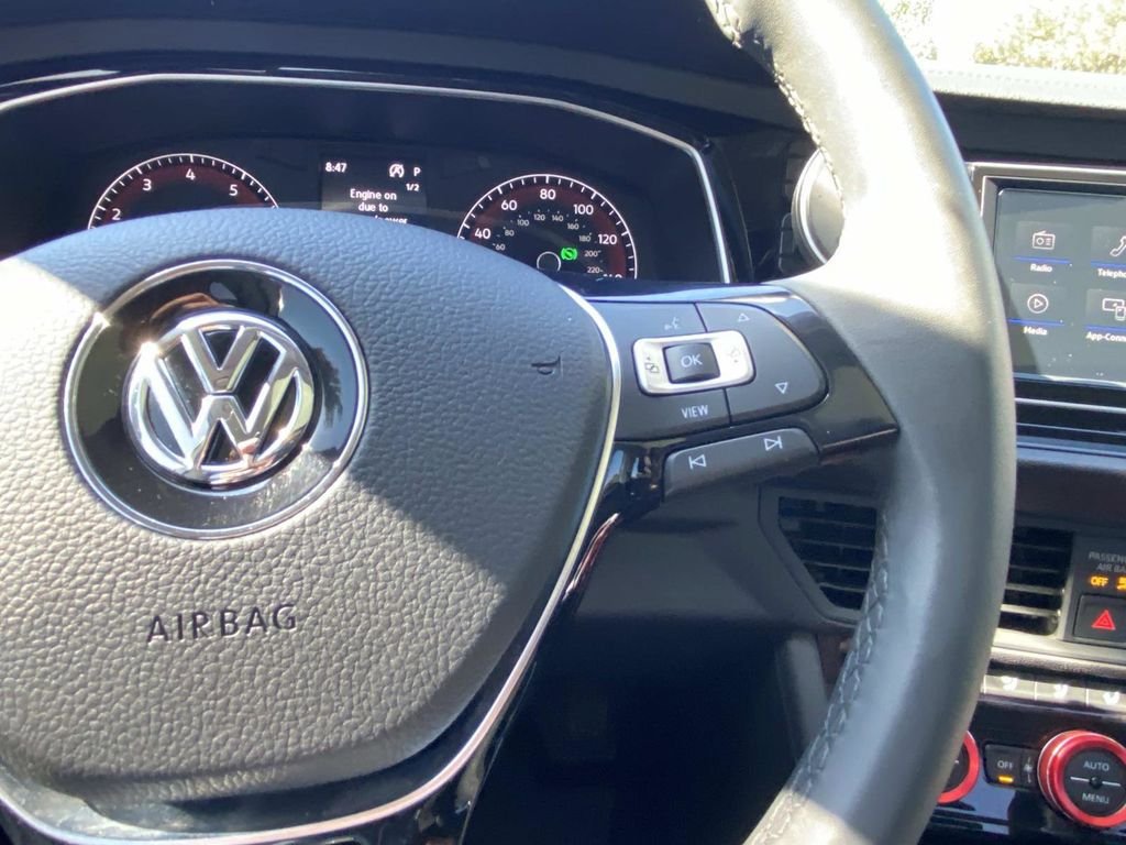 Used 2020 Volkswagen Jetta SE w/ SE Cold Weather Package FWD image 33