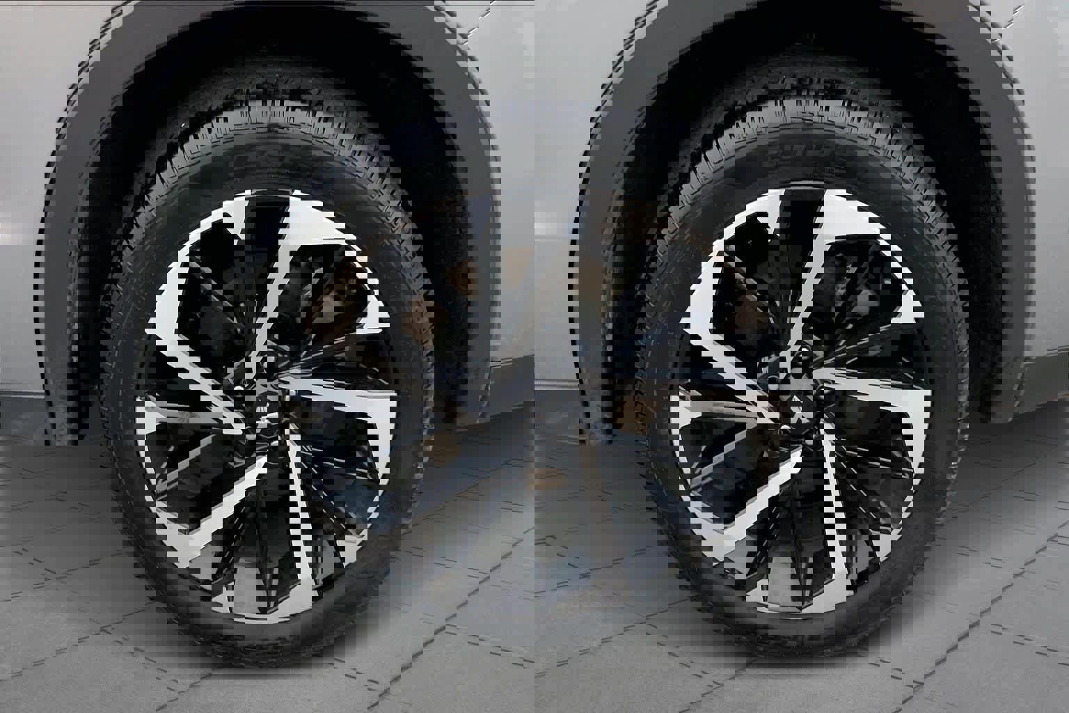 Used 2024 Mitsubishi Outlander SE image 12