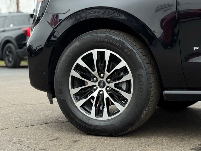 Certified 2025 Ford Expedition Max Platinum image 59