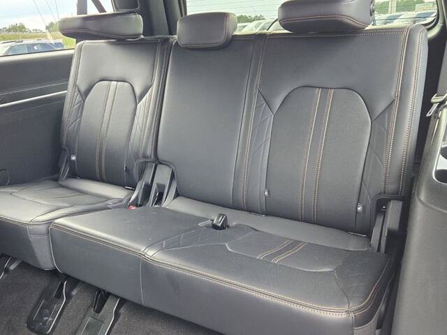 Certified 2024 Ford Expedition Max Platinum RWD image 9