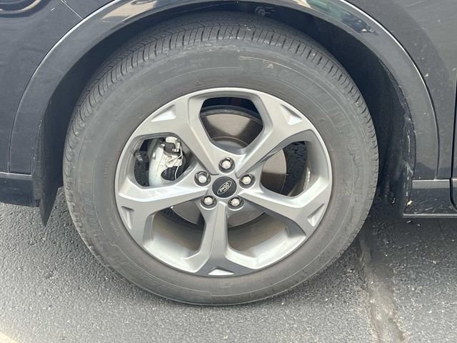 Certified 2024 Ford Escape ST-Line w/ Tech Pack #1 AWD/4WD image 5