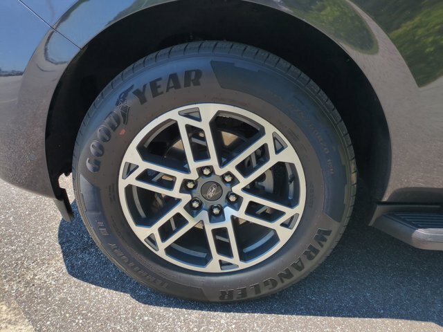 Certified 2025 Ford Expedition Active RWD image 11