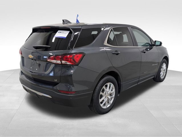Used 2022 Chevrolet Equinox LT image 2