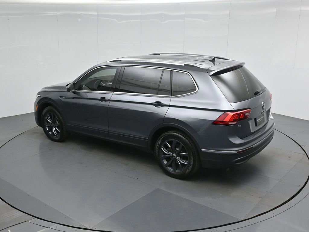 Used 2023 Volkswagen Tiguan SE w/ Panoramic Sunroof Package image 19