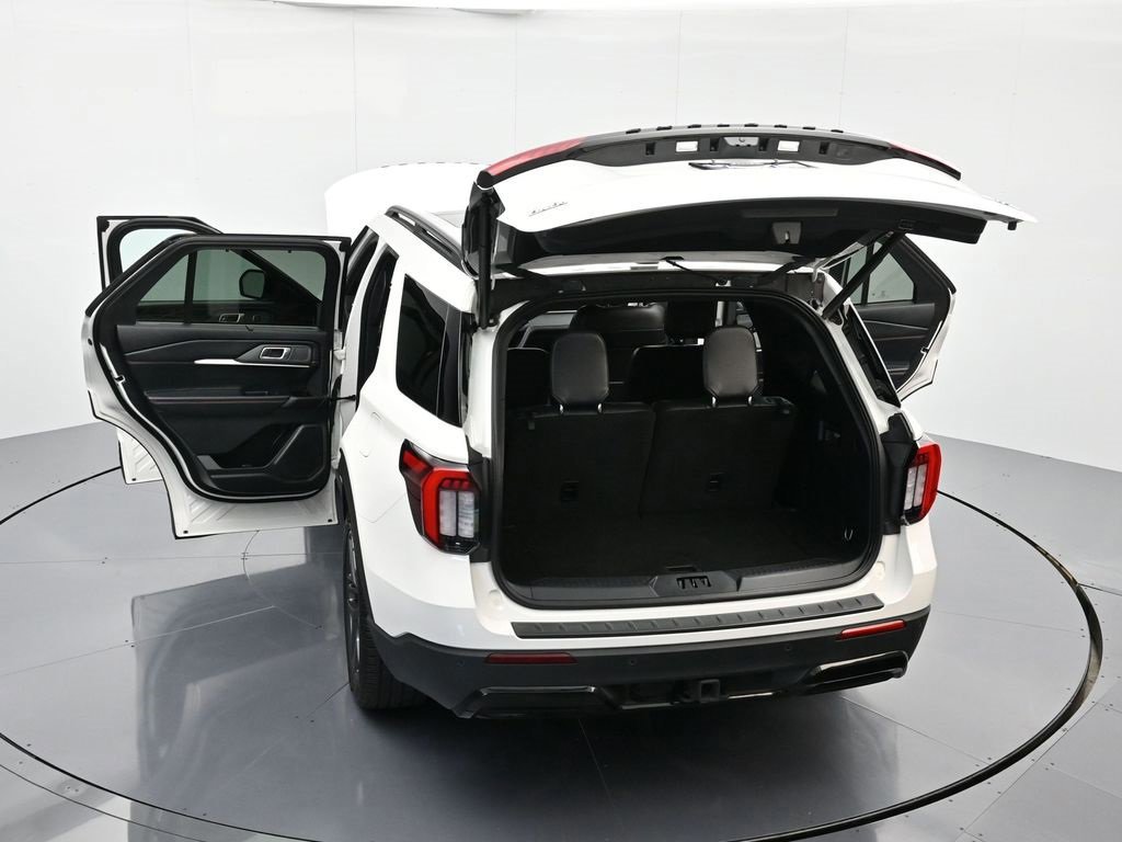 Certified 2025 Ford Explorer ST-Line w/ Premium Package image 48