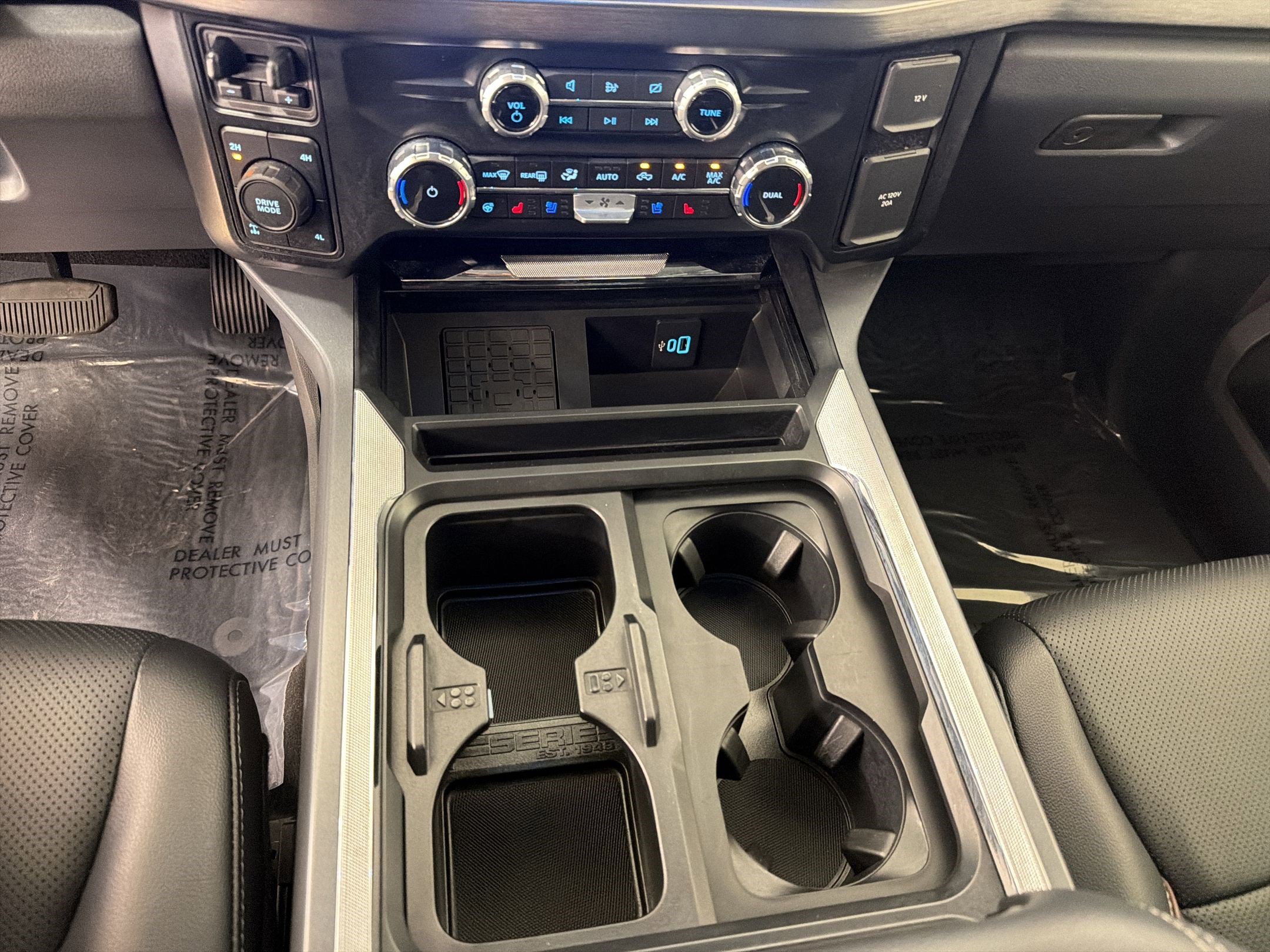 Certified 2024 Ford F250 Lariat w/ Lariat Ultimate Package image 25