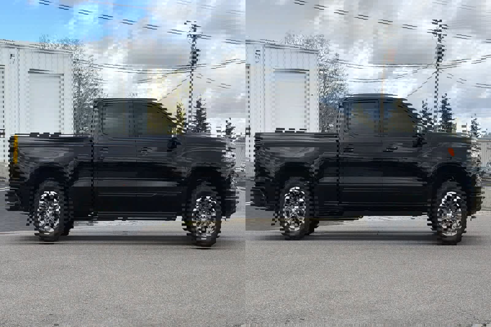 Used 2023 Chevrolet Silverado 1500 High Country w/ Technology Package image 6